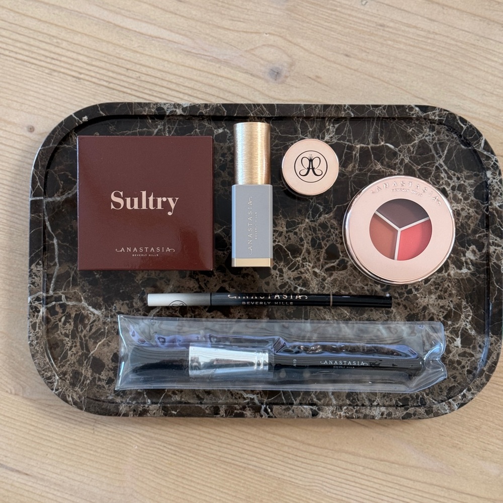 Anastasia Beverly Hills Sultry Eyeshadow and Makeup Collection